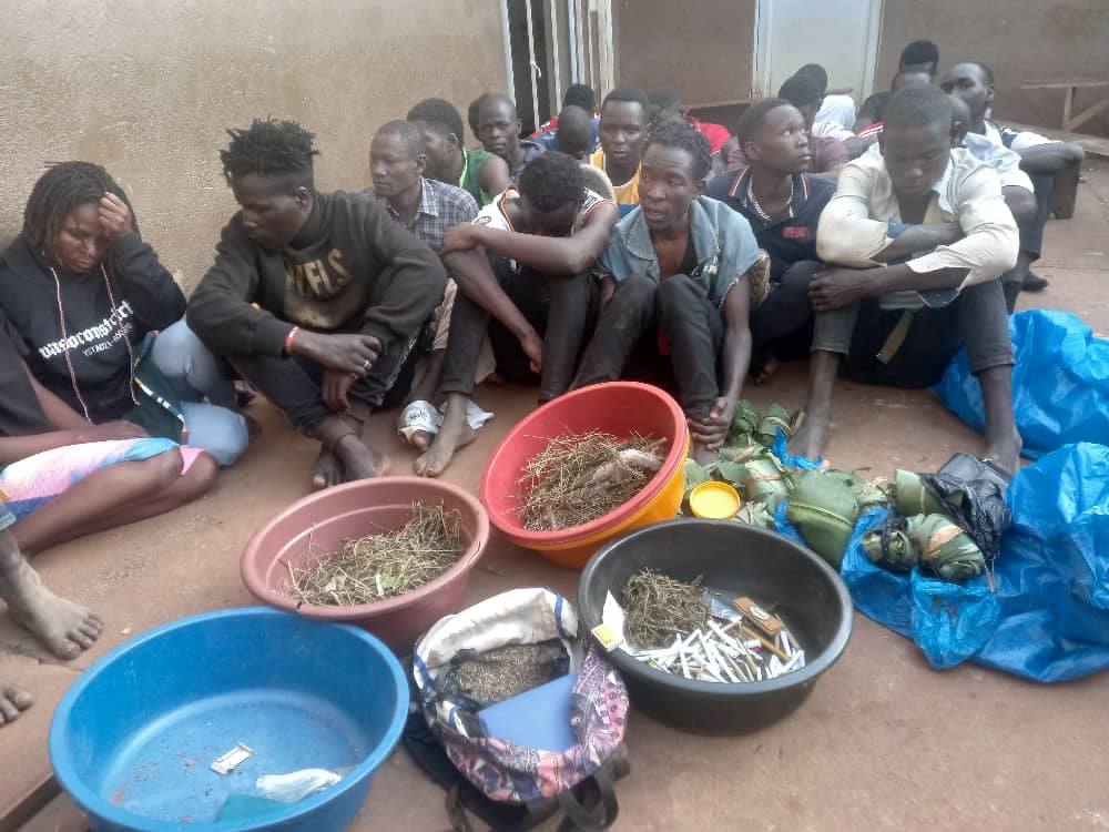 LUMPENS: Police smokes out wrong elements in city hide -out with basins of bush weed