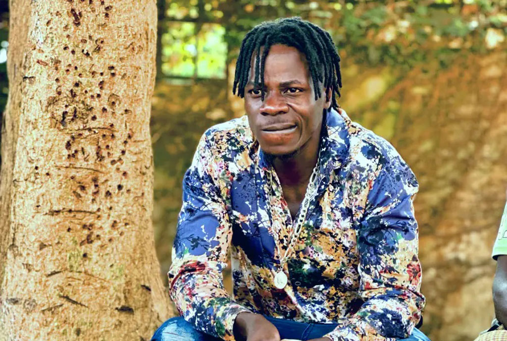 DOG SHIT:Alien Skin’s Rotten DMC Ride Breaks Down Next Airport As Security Smells Pupu