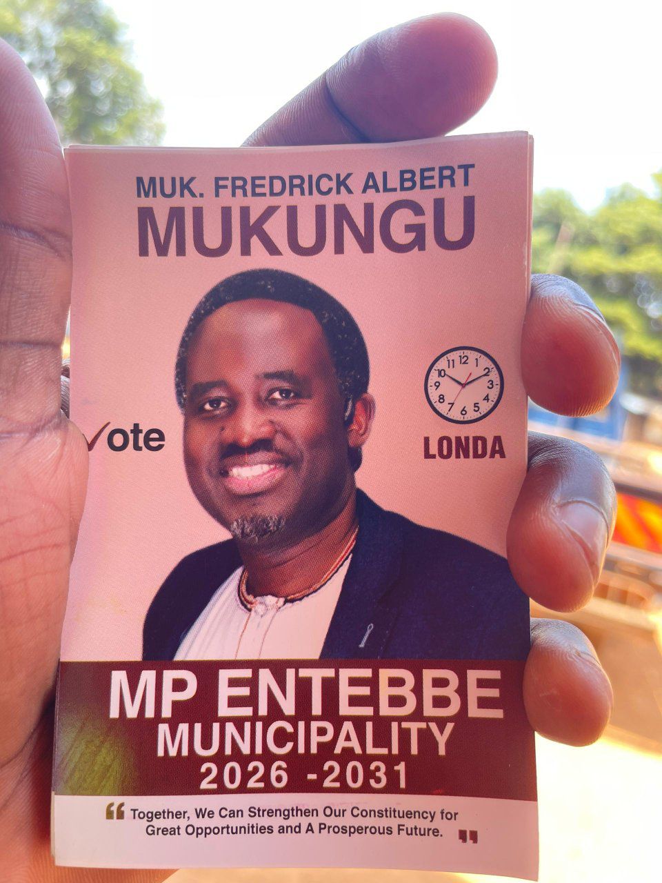 UK KYEYOMAN:Mukungu Promises 500 Ipads ,Hospital Beds,Medical Insurance &Bazungu Doctors