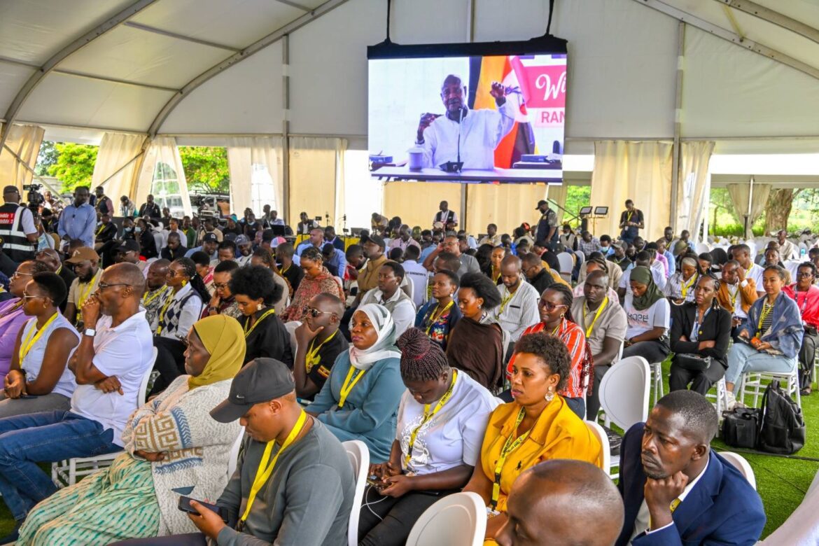 JAZZ ME:President M7 Hosts Young People With Venom Tongues Including Kasuku& Tamale’s Boy