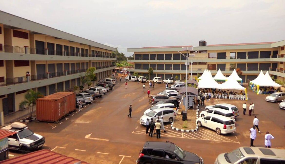 HIGH COURT TRAP: Traders Pin Councilors Over Kitooro Taxi Park Mess &Selling Lockups Like Beans