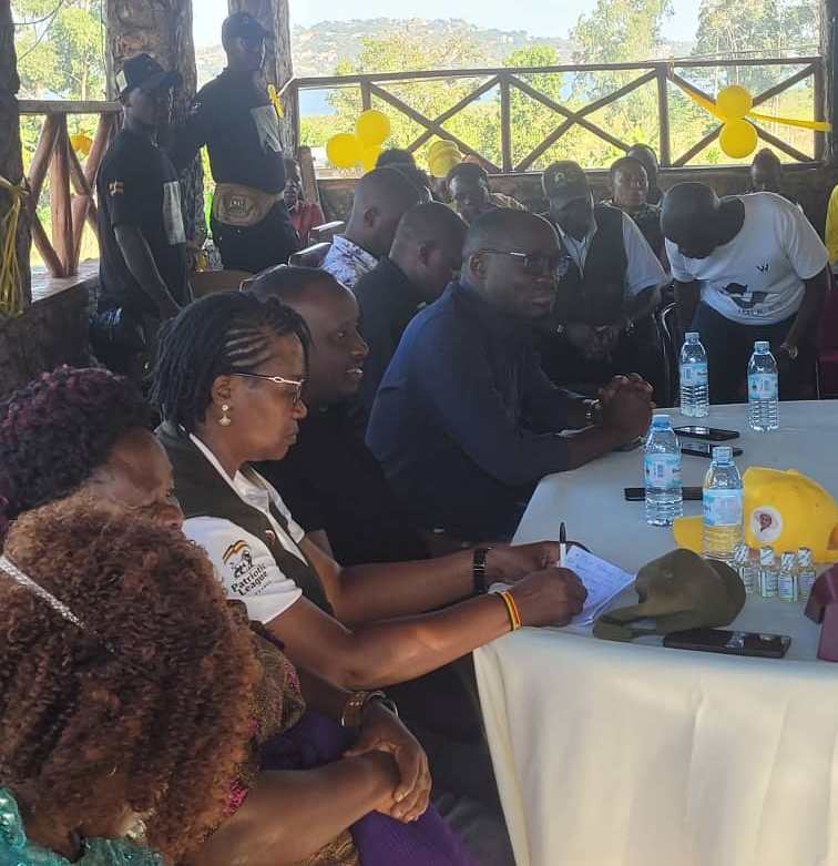 NEW WINE:Hon Kenan Jumps On Muhoozi’s Boat Ride With Clean Bed Sheets & Ready To Serve