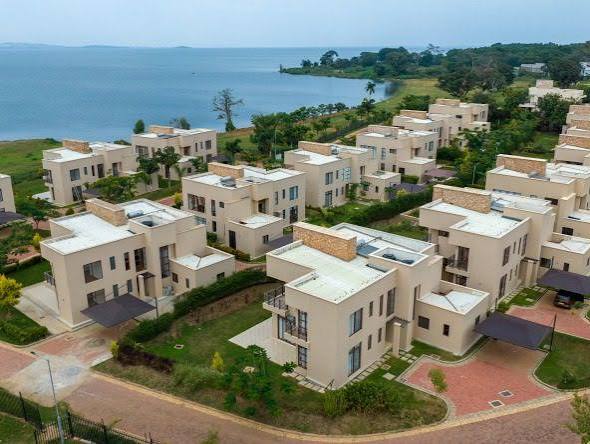 Pearl Marina: Where Life Meets the Lake